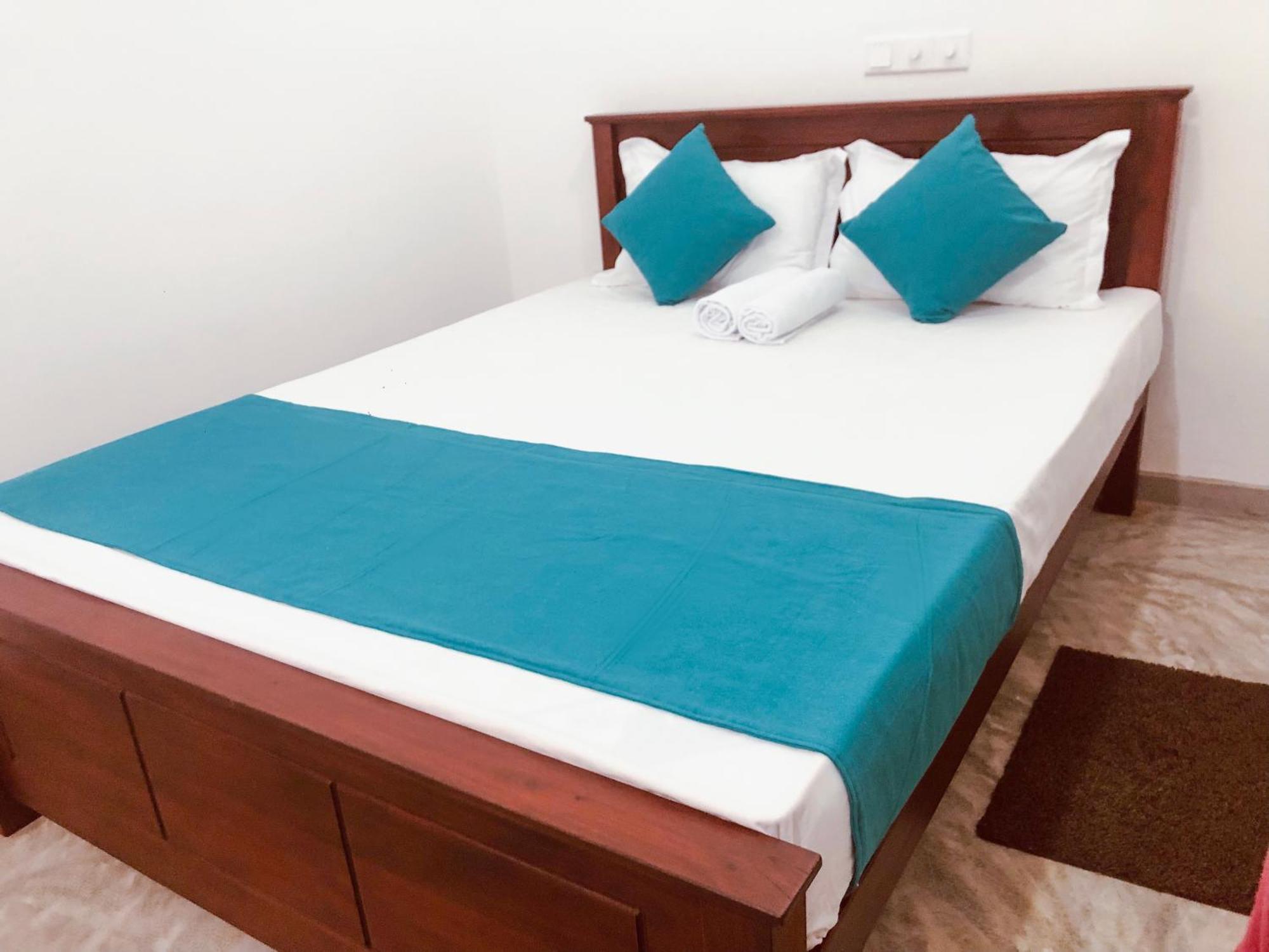 Hotel Waves Hikkaduwa Esterno foto
